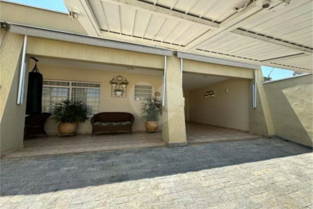 Casa Térrea à venda com 4 quartos, sendo 1 suíte, no Brasil, Itu, SP