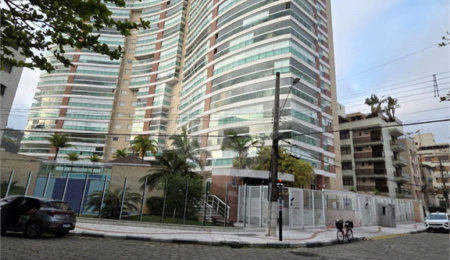 Apartamento à venda com 4 quartos, sendo 2 suítes,  em Enseada, Guarujá, SP