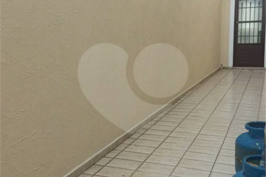 Sobrado à venda com 3 quartos, sendo 1 suíte, em Parque Vitória, São Paulo, SP