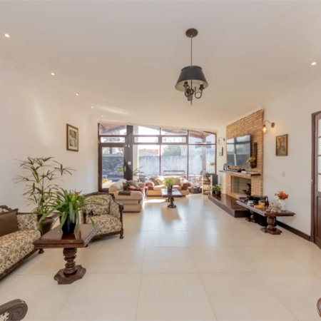 Casa à venda ou para alugar com 5 quartos, sendo 3 suítes, em Chácara Pavoeiro, Cotia, SP
