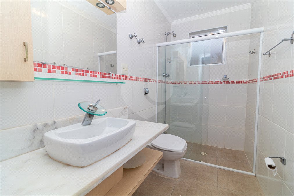 Casa à venda ou para alugar com 3 quartos, sendo 1 suíte, em Granja Julieta, São Paulo, SP