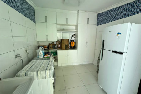 Casa à venda com 3 quartos, sendo 1 suíte, no condomínio Residencial Jardim das Flores 1510, Cotia - SP