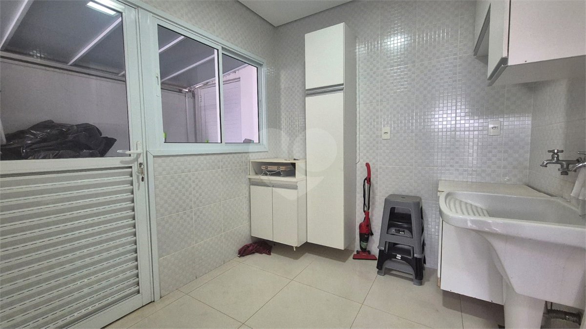 Casa à venda com 3 quartos, sendo 1 suíte, no condomínio Lago da Serra, Araçoiaba da Serra - SP