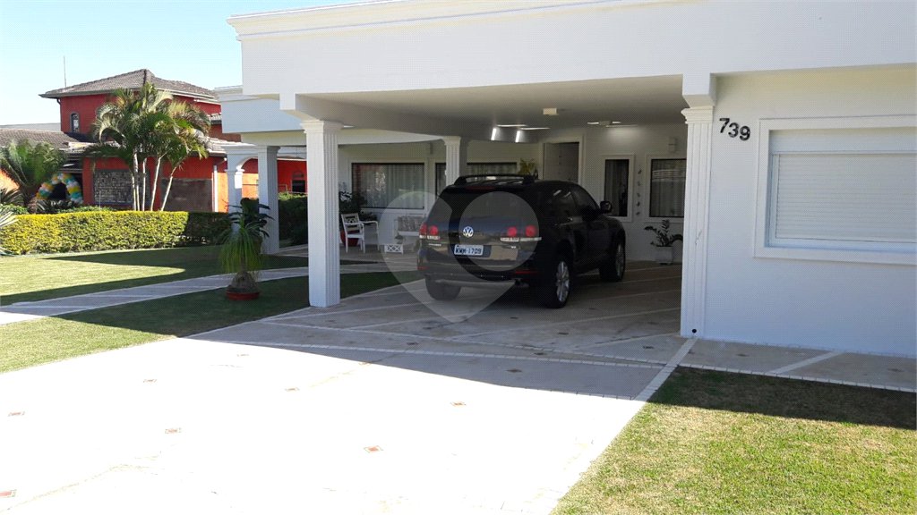 Casa à venda com 4 quartos, sendo 2 suítes, no condomínio Monte Belo, Salto - SP