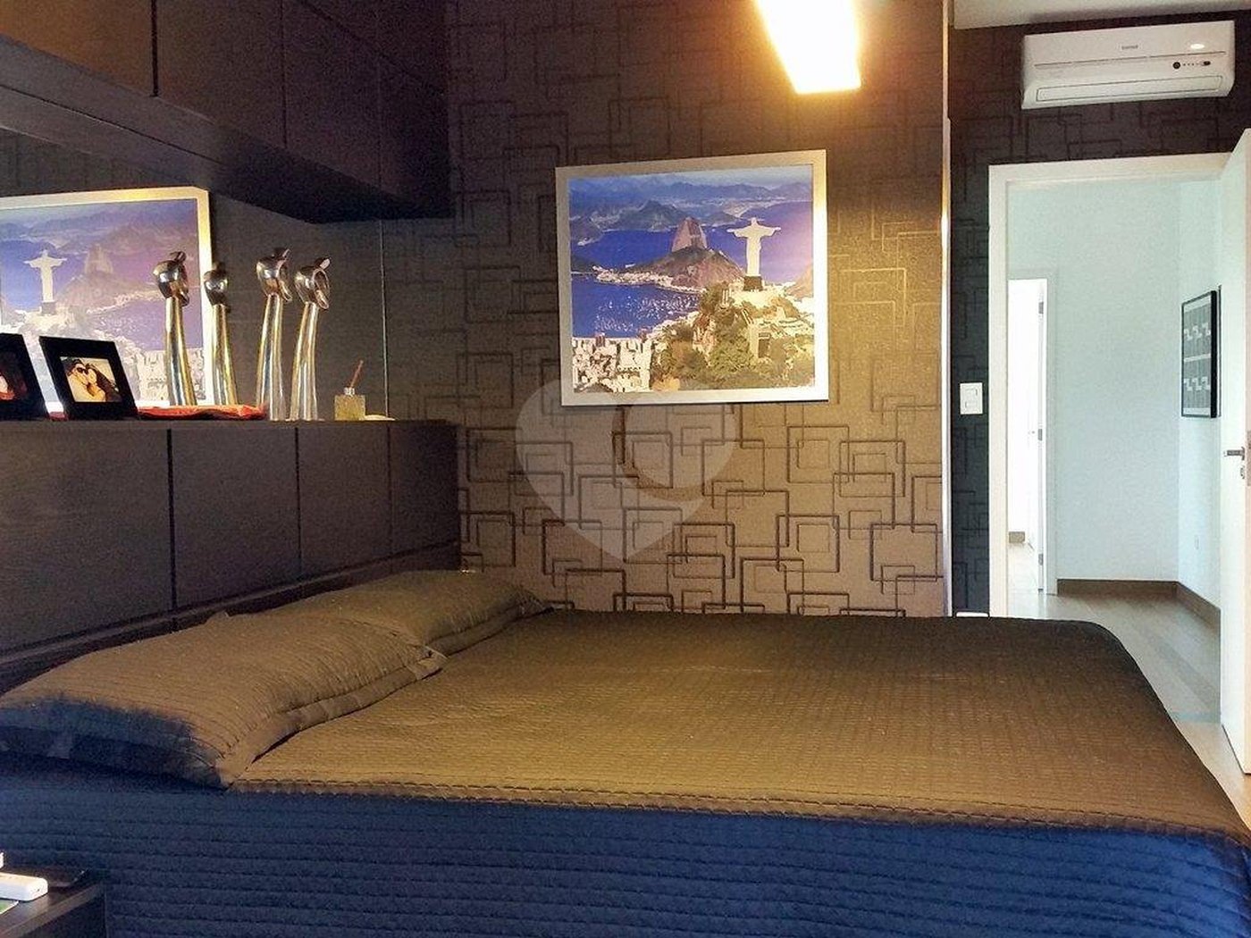Casa à venda com 6 quartos, sendo 3 suítes, no condomínio Travessa Manuel Antônio Ferreira,85, São Paulo - SP