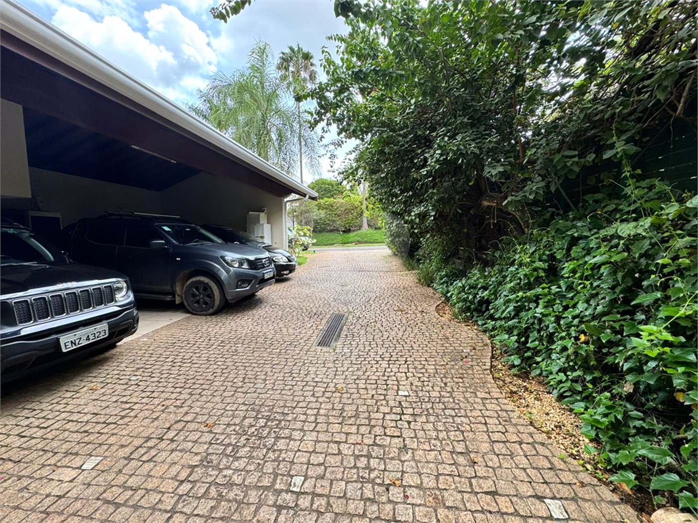 Casa à venda com 5 suítes no condomínio Residencial Bougainville, Campinas - SP
