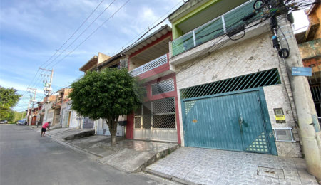 Sobrado à venda com 4 quartos em Jardim Santa Luzia de Poa, Itaquaquecetuba, SP