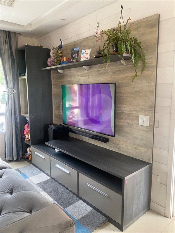 Casa à venda com 3 quartos, sendo 1 suíte,  no condomínio Vida Verde 1, Suzano - SP