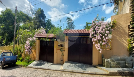 Casa à venda com 3 quartos, sendo 1 suíte,  em Pirucaia, Mairiporã, SP