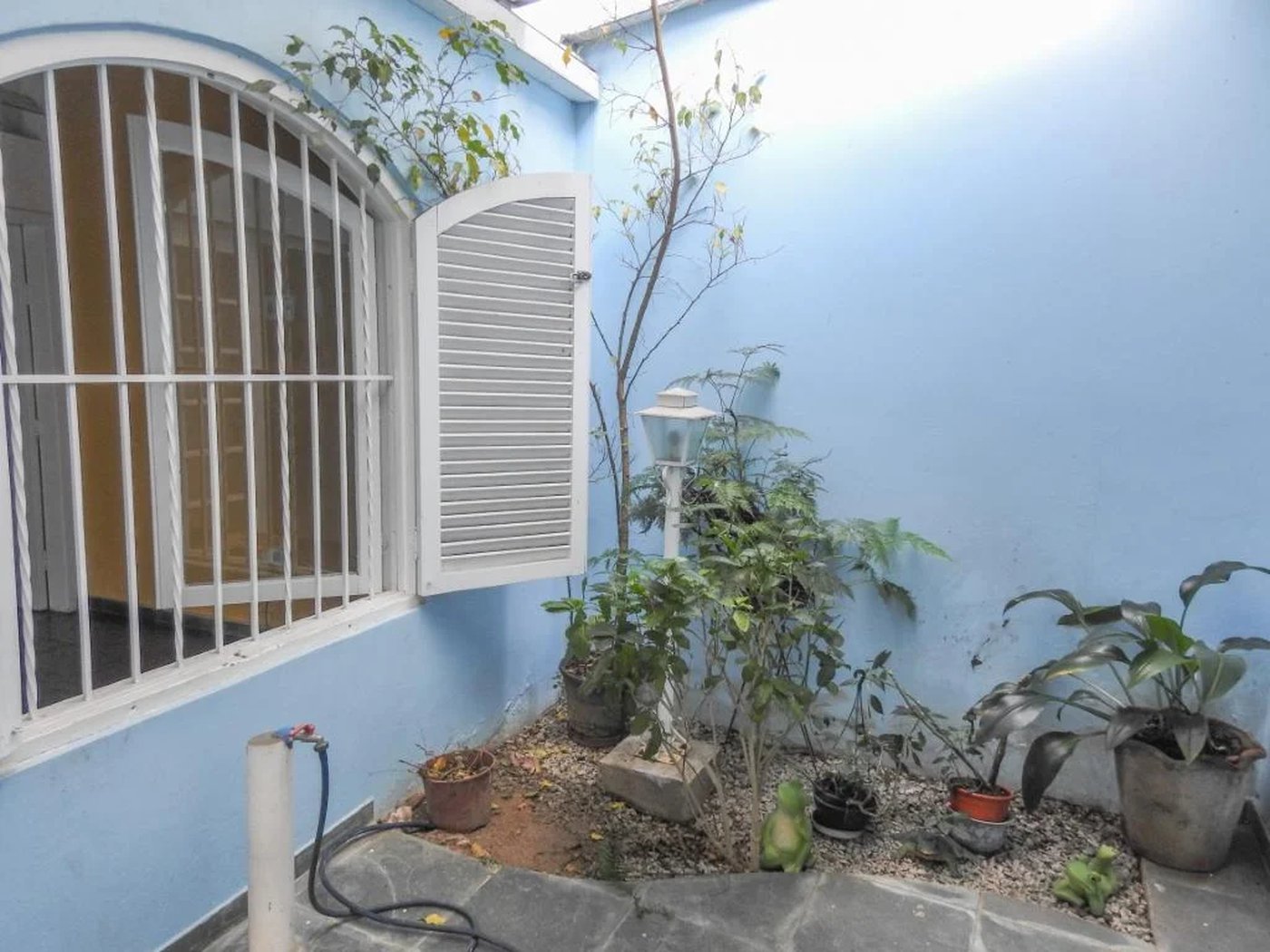 Casa Térrea à venda com 4 quartos, sendo 2 suítes,  em Jardim das Bandeiras, São Paulo, SP