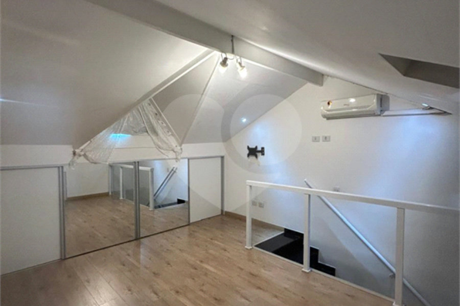 Casa à venda ou para alugar com 3 quartos, sendo 2 suítes,  no condomínio Residencial Erika, São Paulo - SP