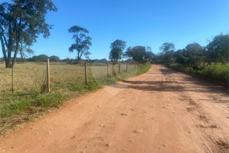 Terreno à venda em Jardim Residencial Iedda, Araraquara, SP