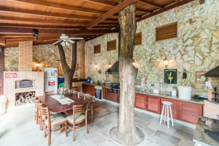 Casa à venda com 5 quartos, sendo 3 suítes, em Alto da Boa Vista, São Paulo, SP