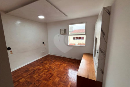 Casa de Vila à venda com 3 quartos, sendo 1 suíte, em Vila Cordeiro, São Paulo, SP
