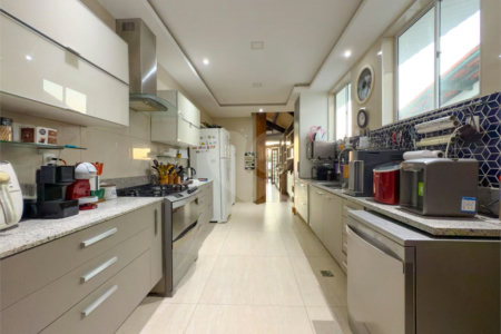 Casa à venda com 5 quartos, sendo 2 suítes, em Joá, Rio de Janeiro, RJ