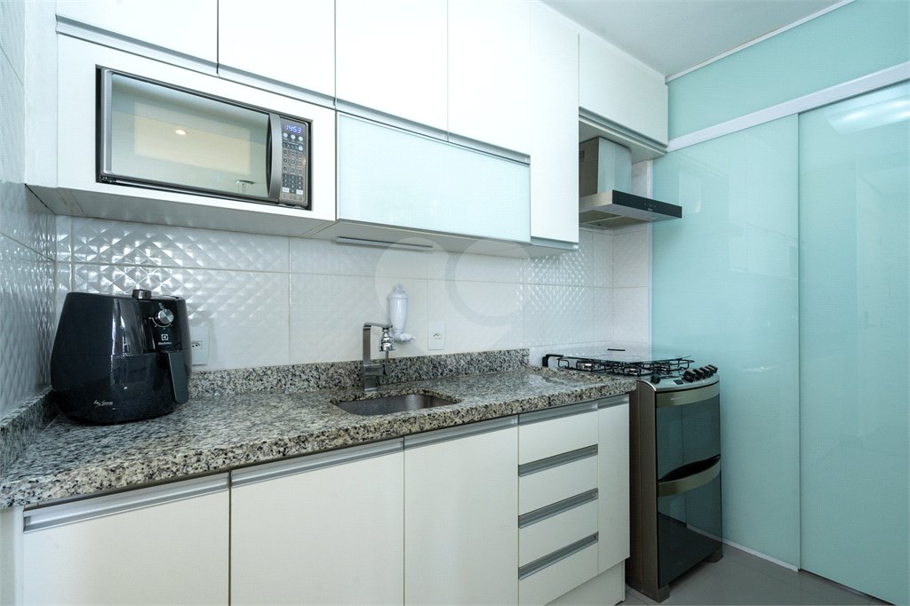 Apartamento à venda com 3 quartos, sendo 1 suíte,  em Jardim Parque Morumbi, São Paulo, SP