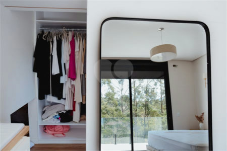Casa à venda com 3 quartos, sendo 2 suítes, no condomínio Morada do Sol, Mairiporã - SP