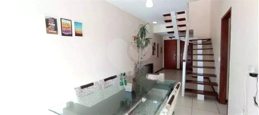 Cobertura à venda com 4 quartos, sendo 2 suítes,  em Algodoal, Cabo Frio, RJ