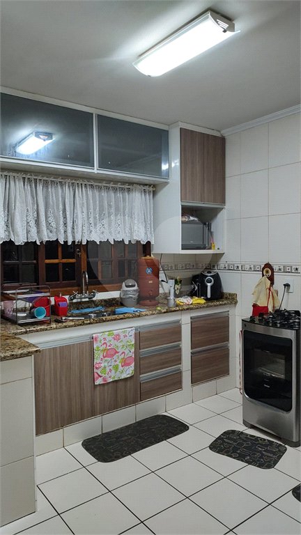 Casa à venda com 4 quartos, sendo 1 suíte, no condomínio Parque Suiça, Caieiras - SP