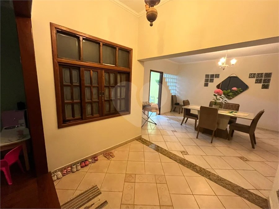 Casa à venda com 3 quartos, sendo 1 suíte, em Parque Santa Marta, São Carlos, SP
