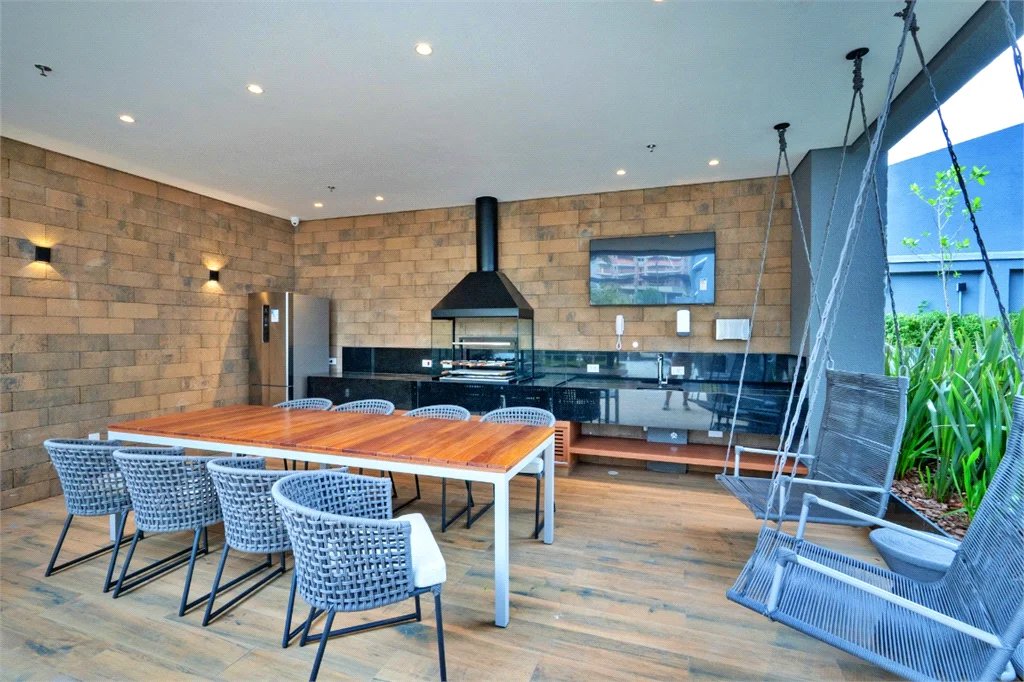 Apartamento à venda com 4 quartos, sendo 2 suítes,  em Jardim das Acácias, São Paulo, SP
