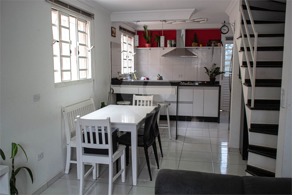 Casa à venda com 2 quartos, sendo 1 suíte, no Centro, Mairinque, SP