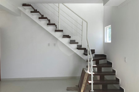 Casa à venda com 2 suítes no condomínio Villagio, Mogi das Cruzes - SP