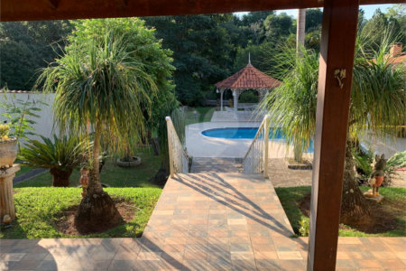 Casa Térrea à venda com 3 quartos, sendo 1 suíte,  em Alpes D'ouro, Bom Jesus dos Perdões, SP