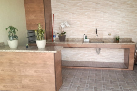Sobrado à venda com 3 quartos, sendo 1 suíte,  em Jardim Santa Rita de Cássia, Suzano, SP