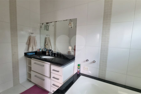 Casa à venda com 4 quartos, sendo 3 suítes,  no condomínio Residencial Villa dos Inglezes, Sorocaba - SP