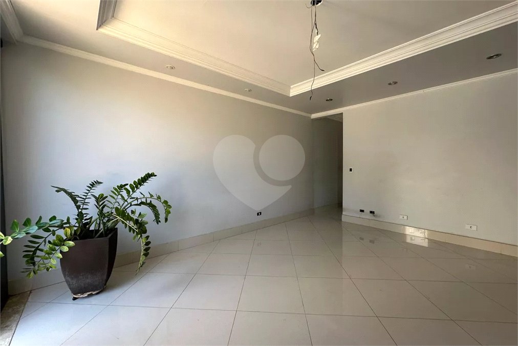 Sobrado à venda com 4 quartos, sendo 2 suítes, em Vila Ipojuca, São Paulo, SP