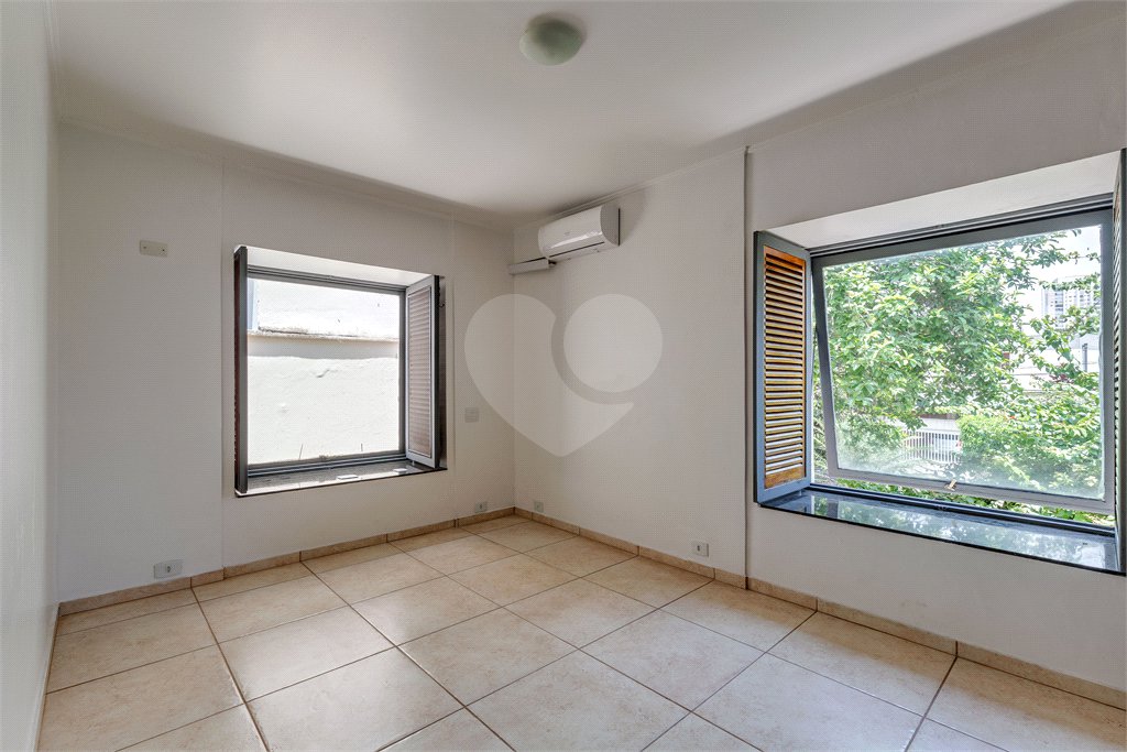 Casa à venda com 3 quartos, sendo 1 suíte,  em Granja Julieta, São Paulo, SP
