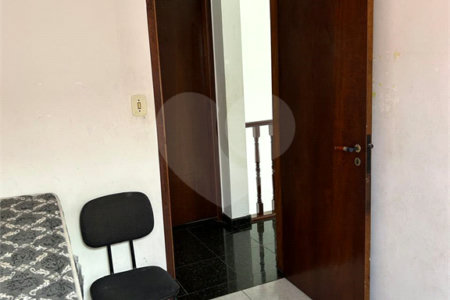 Sobrado à venda com 5 quartos, sendo 1 suíte, em Jardim Marisa, São Paulo, SP