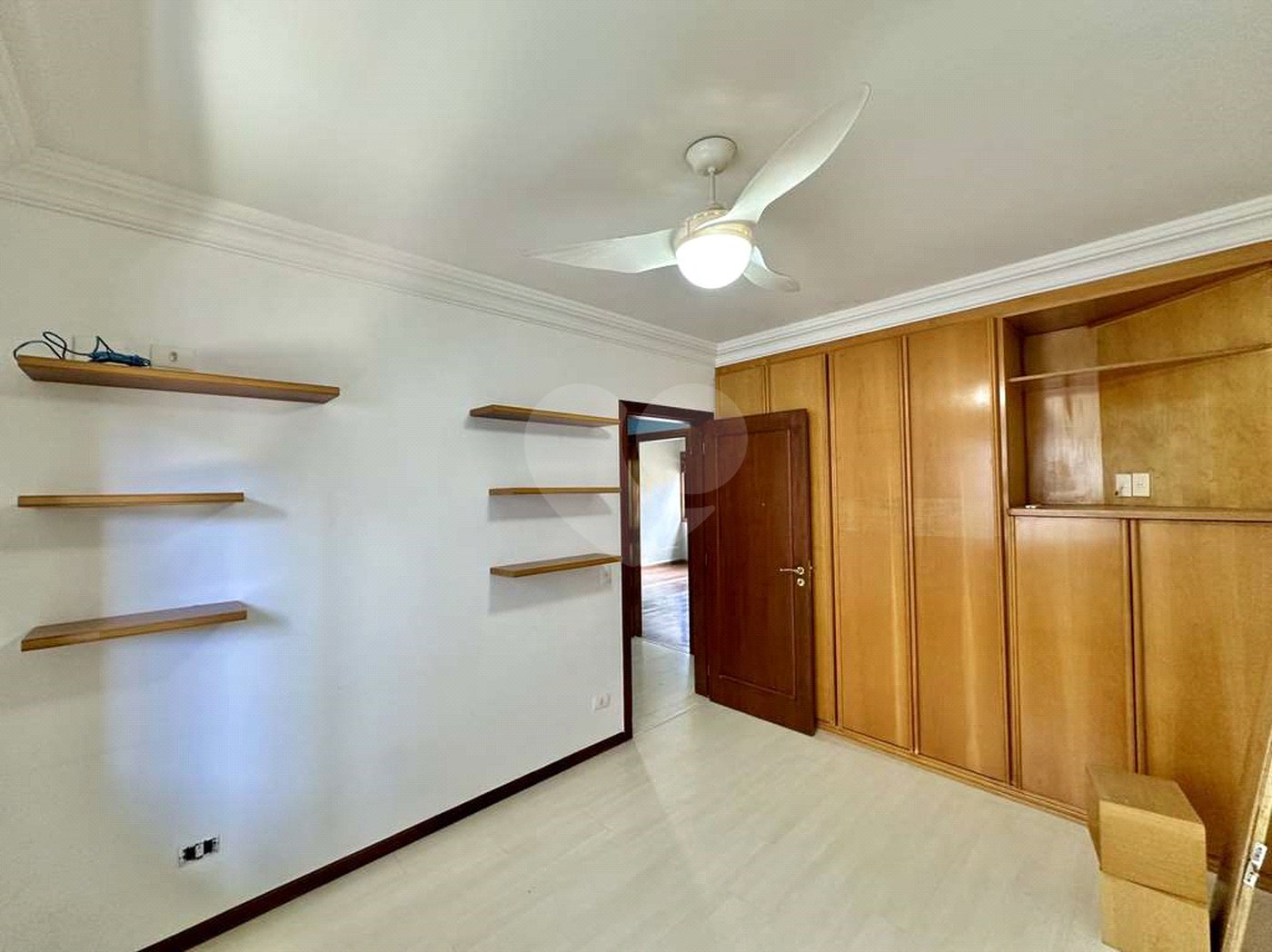 Casa à venda com 4 quartos, sendo 2 suítes,  no condomínio São Paulo Ii, Cotia - SP