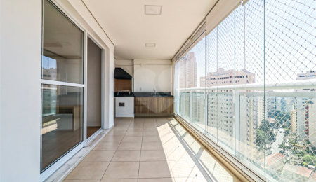 Apartamento à venda com 3 quartos, sendo 1 suíte, em Aclimação, São Paulo, SP