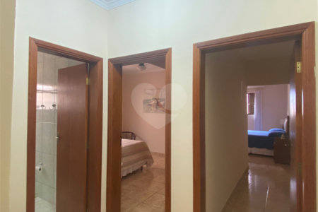 Casa à venda com 2 quartos, sendo 1 suíte, em Vila Deyse, Itapetininga, SP