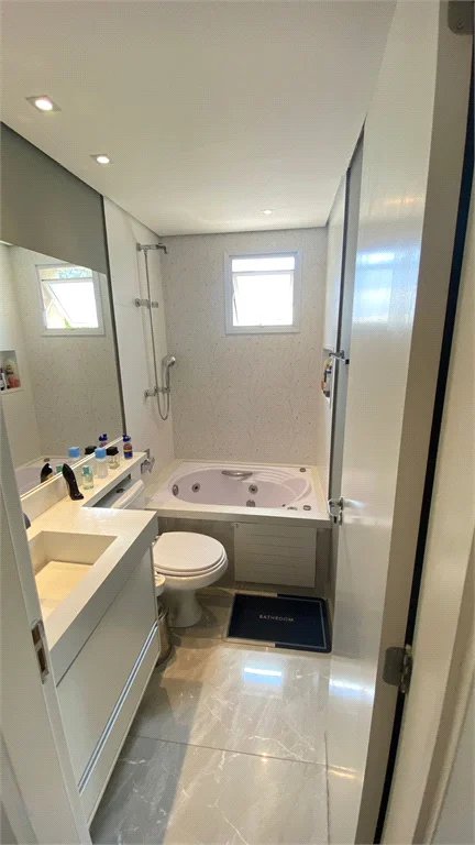 Apartamento à venda com 3 quartos, sendo 1 suíte, em Vila Andrade, São Paulo, SP