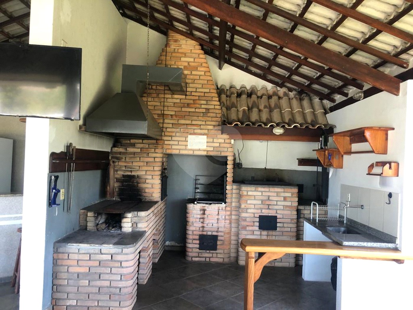Sobrado à venda com 2 suítes no Centro, Bom Jesus dos Perdões, SP