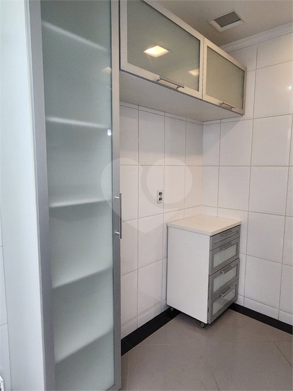 Casa à venda com 3 quartos, sendo 1 suíte, no condomínio Terras de São Francisco, Vinhedo - SP