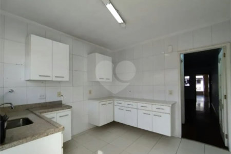 Sobrado à venda com 3 quartos, sendo 1 suíte, em Jardim Ester, São Paulo, SP