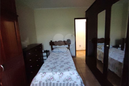 Casa à venda com 3 quartos, sendo 1 suíte, no Centro, Poá, SP