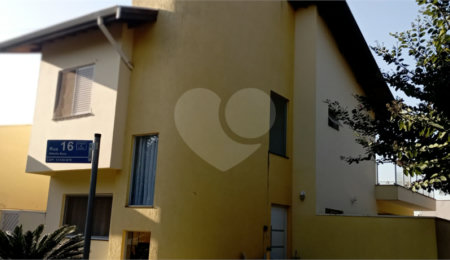 Casa à venda com 3 quartos, sendo 1 suíte, no condomínio Campos do Conde I, Paulínia - SP
