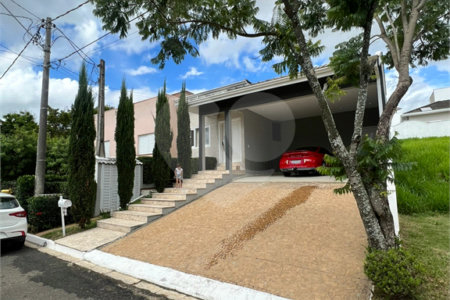 Casa à venda com 3 quartos, sendo 1 suíte, no condomínio Parque do Varvito, Itu - SP