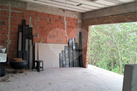 Casa à venda com 3 quartos, sendo 1 suíte, no condomínio Mosaico da Serra, Mogi das Cruzes - SP