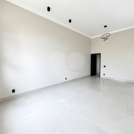 Casa à venda com 2 quartos, sendo 1 suíte, no condomínio Tivolli, Itapetininga - SP
