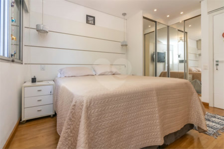 Apartamento à venda com 3 quartos, sendo 1 suíte, em Itaim Bibi, São Paulo, SP
