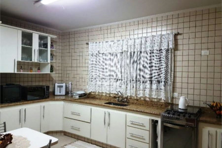Casa à venda com 4 quartos, sendo 1 suíte, no condomínio Residencial Esplanada, Salto - SP