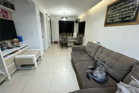 Casa à venda com 3 quartos, sendo 1 suíte, no condomínio Vila das Cores, São Paulo - SP