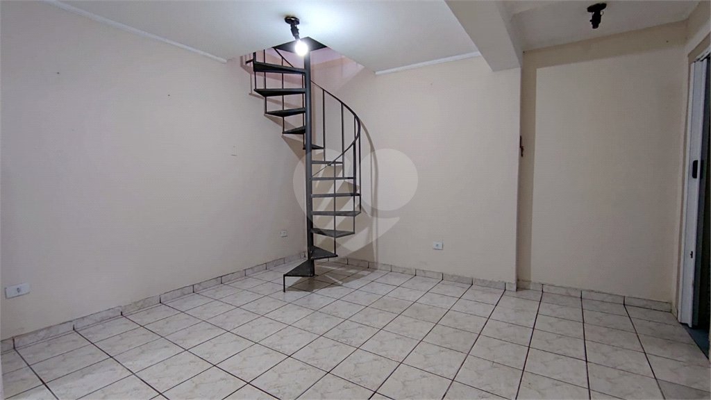 Sobrado à venda com 3 quartos, sendo 1 suíte,  em Chácara Santo Antônio, São Paulo, SP