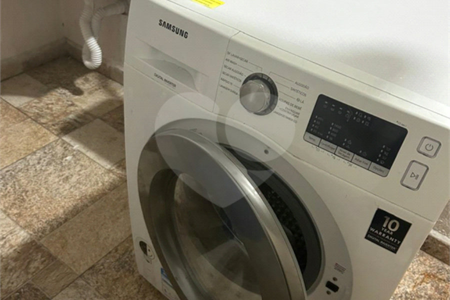Casa à venda ou para alugar com 3 quartos, sendo 2 suítes,  no condomínio Residencial Erika, São Paulo - SP